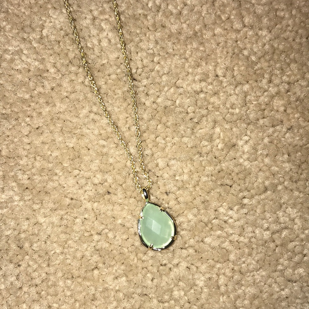 Kendra Scott green pendant